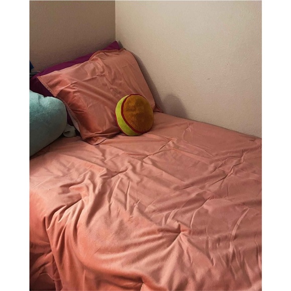 Full/Queen Velvet Kids' Quilt Pink - Pillowfort™: OEKO-TEX Certified - Picture 4 of 5